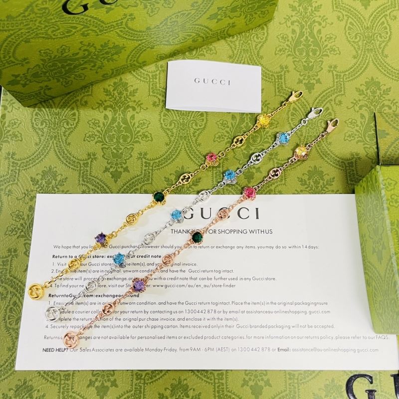 G*u*i bracelets